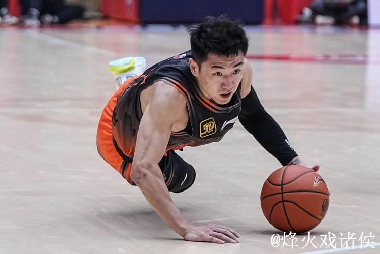 上海力克北控取十连胜 高诗岩三双山东胜天津 上海力克北控取十连胜 高诗岩三双山东胜天津